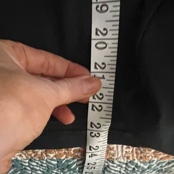 VICTORIA'S SECRET
ON POINT xxl black cropped hooded jacket nwt black - Picture 13 of 13